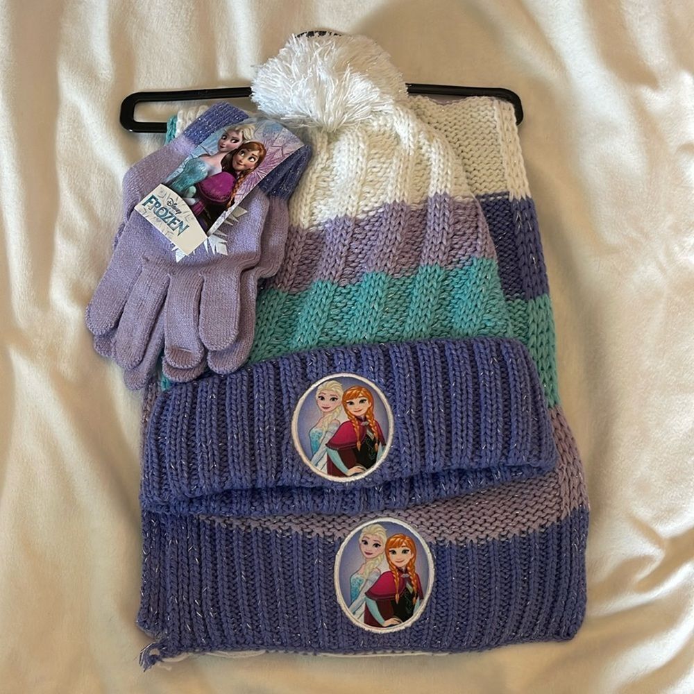 Disney Frozen Scarf, Hat, and Glove Set NWT
